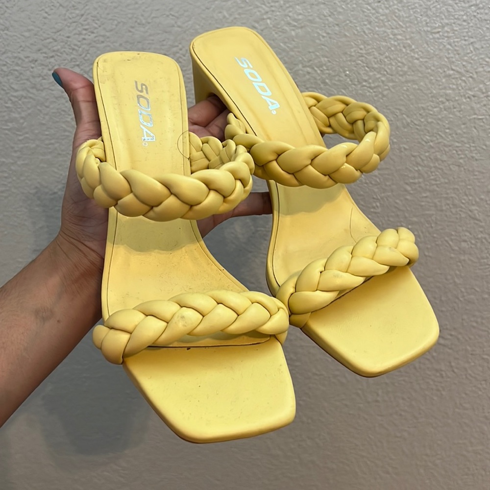 Cute yellow heels